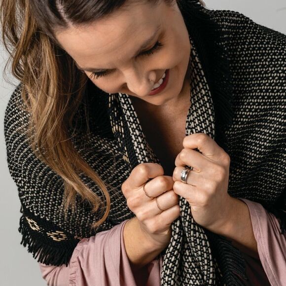 DEMDACO - Pocket Stole / Wrap - Picture 1 of 11